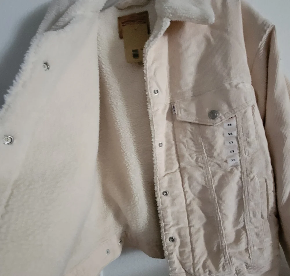 Levi's Cream Corduroy Jacket with Sherpa Collar - Picture 2 of 4